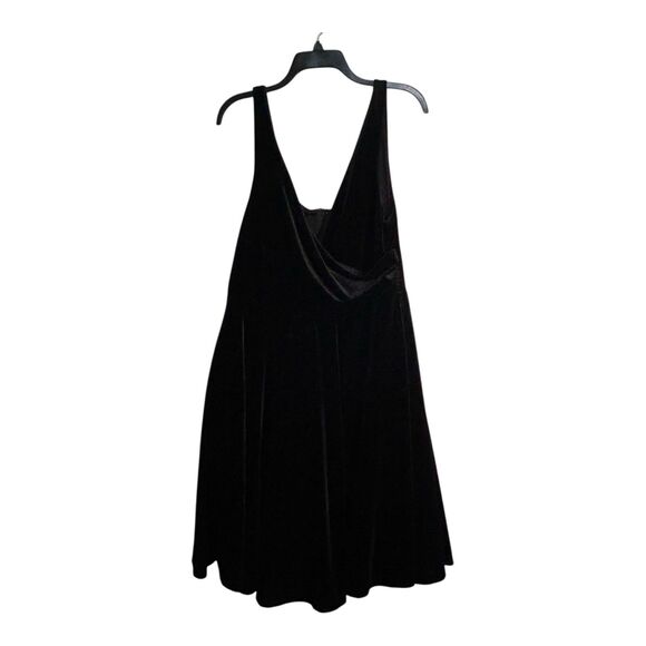 Torrid Black Velvet Surplice Dress A-line Sleeveless V-neck Party Prom Size 12 - Picture 2 of 16